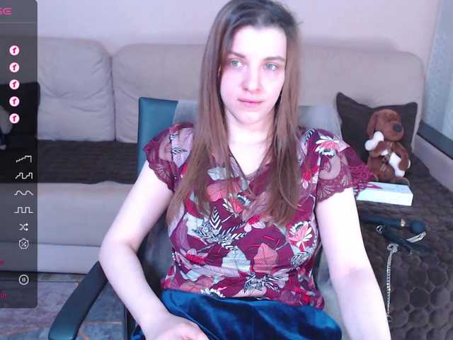 Live sex webcam photo for RennaHart #277392902