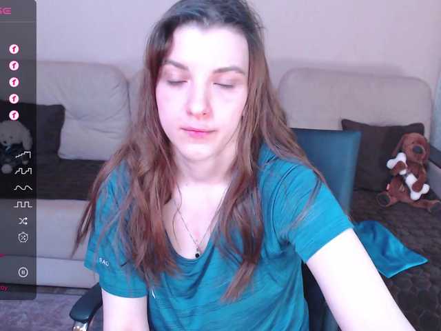 Live sex webcam photo for RennaHart #277414182