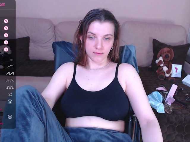 Live sex webcam photo for RennaHart #277460865