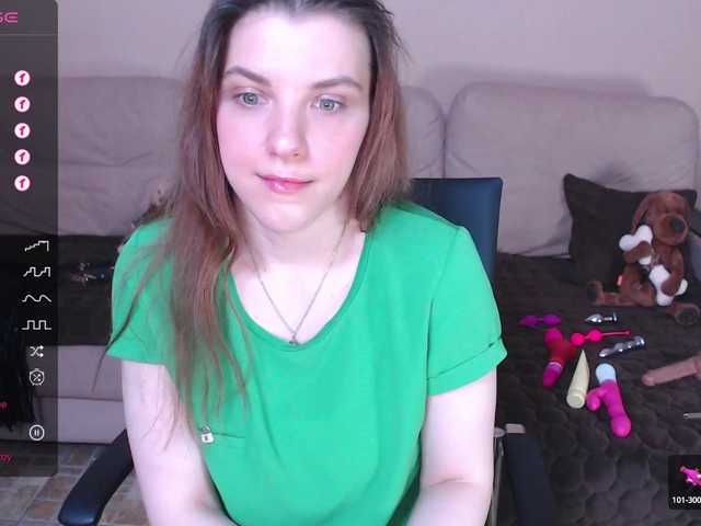 Live sex webcam photo for RennaHart #277573271