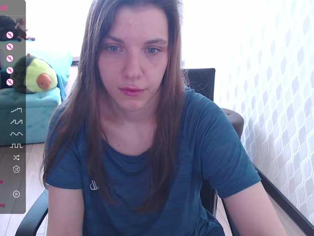 Live sex webcam photo for RennaHart #277804016