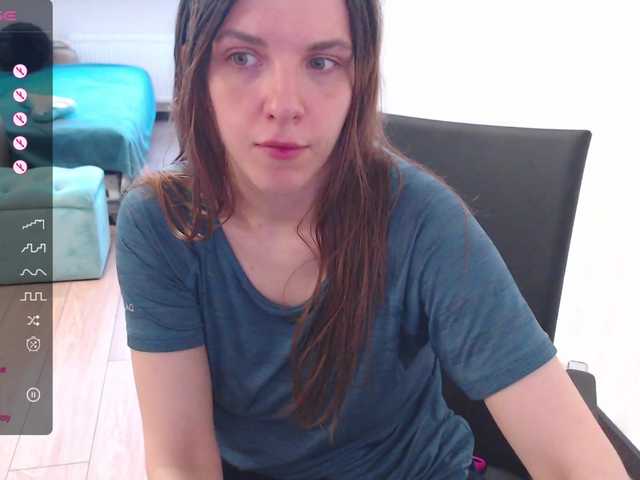 Live sex webcam photo for RennaHart #277913604