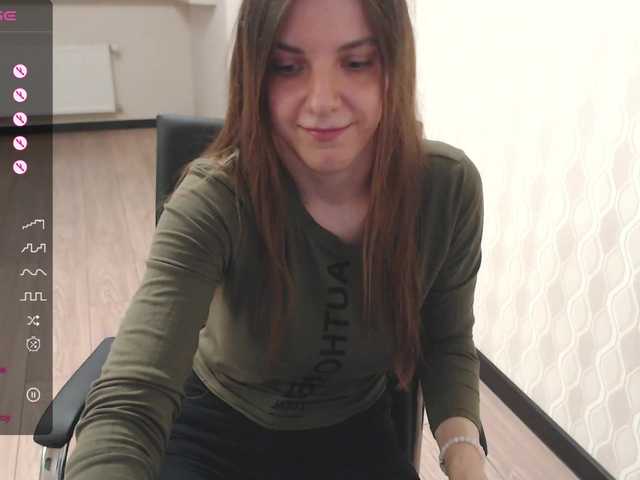 Live sex webcam photo for RennaHart #287374867