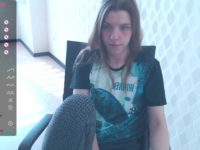 Live sex webcam photo for RennaHart #290839576