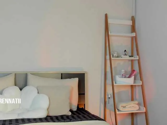 Live sex webcam photo for Rennaaa #276721740