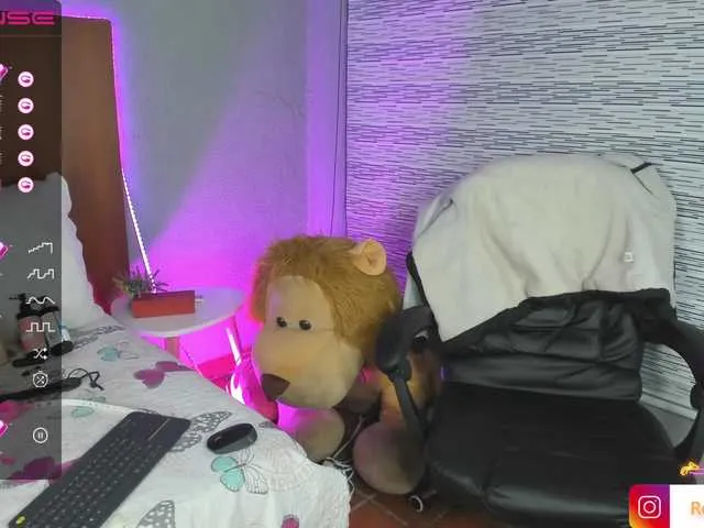 Live sex webcam photo for ReychelGV #276007989