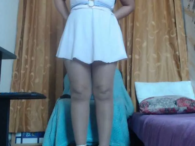 Live sex webcam photo for ReyleDoll #274686086