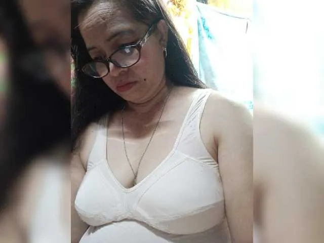 Live sex webcam photo for Rhiaa #272433948