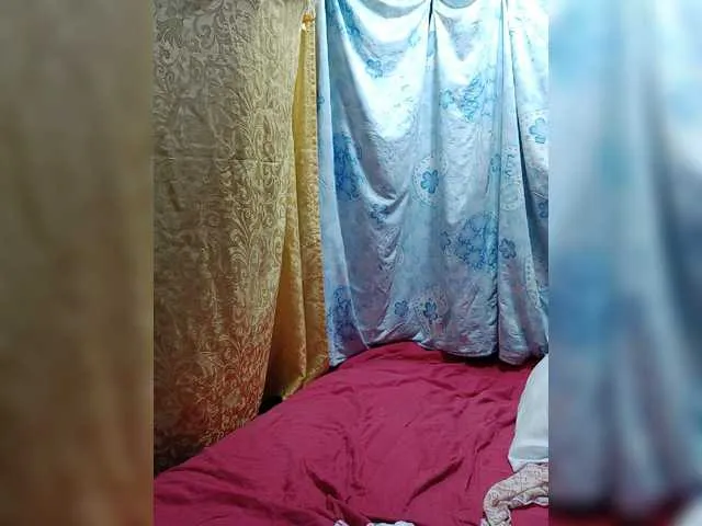 Live sex webcam photo for Rhiaa #272776982