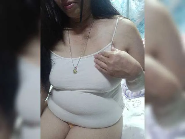 Live sex webcam photo for Rhiaa #272858344