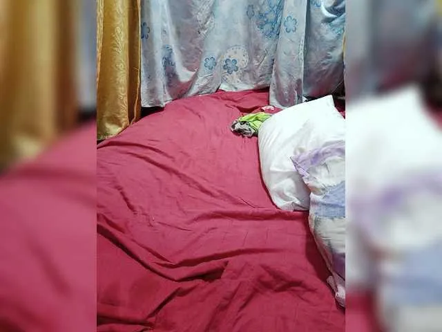 Live sex webcam photo for Rhiaa #272936029