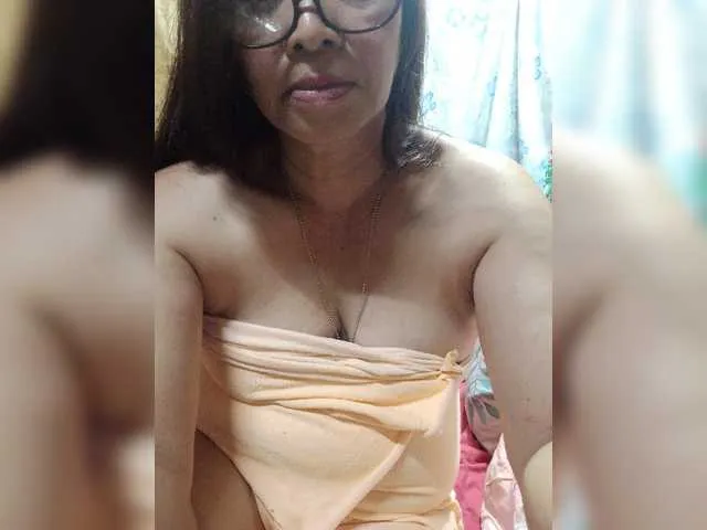 Live sex webcam photo for Rhiaa #273079191