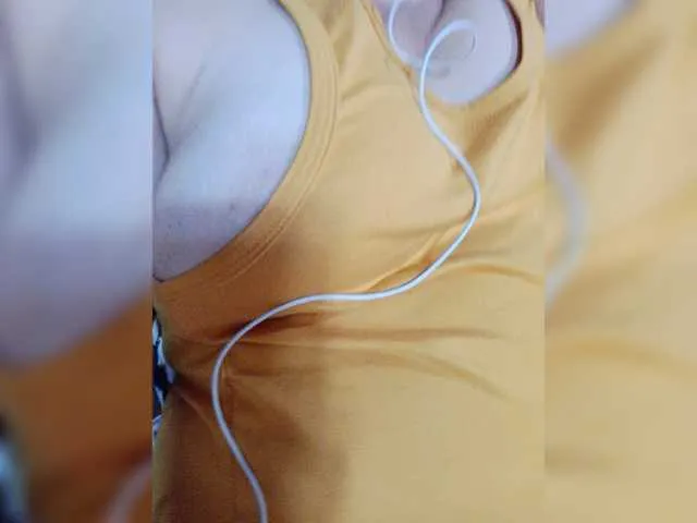 Live sex webcam photo for Rhiaa #276239627