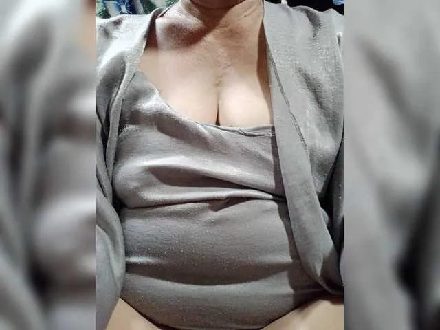 Live sex webcam photo for Rhiaa #276268788