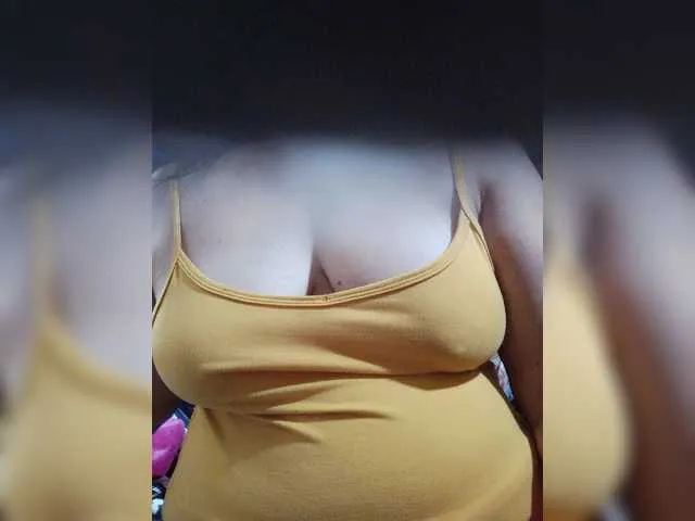 Live sex webcam photo for Rhiaa #276526235
