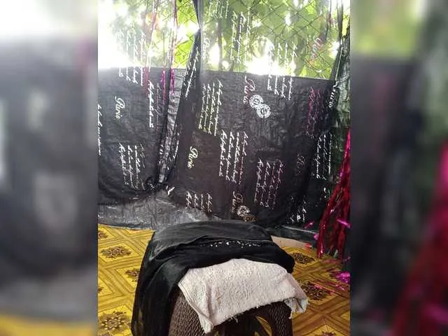 Live sex webcam photo for Rhiaa #276723206