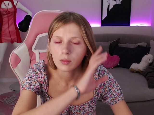 Live sex webcam photo for Ria-Terry #276113105