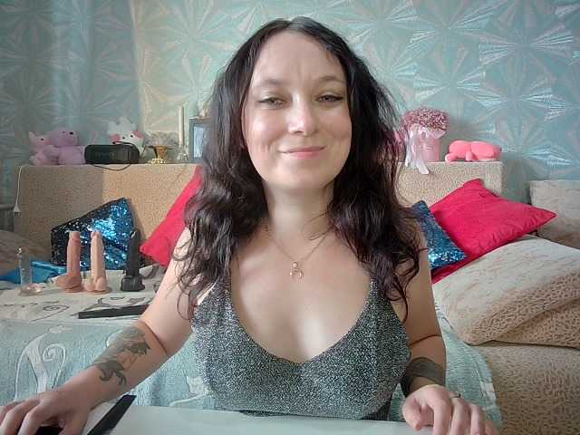 Live sex webcam photo for Ria23 #287762843