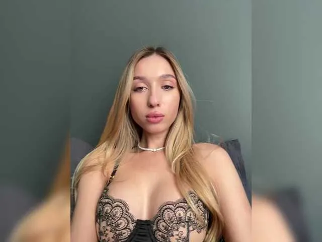 Live sex webcam photo for RiaMaryia #291663223