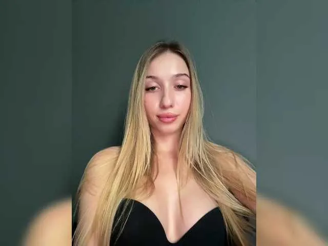 Live sex webcam photo for RiaMaryia #291845504