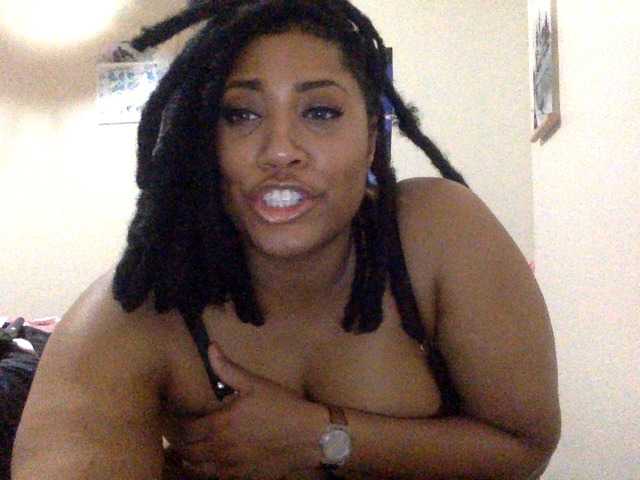 Live sex webcam photo for RichGoddess #277093549