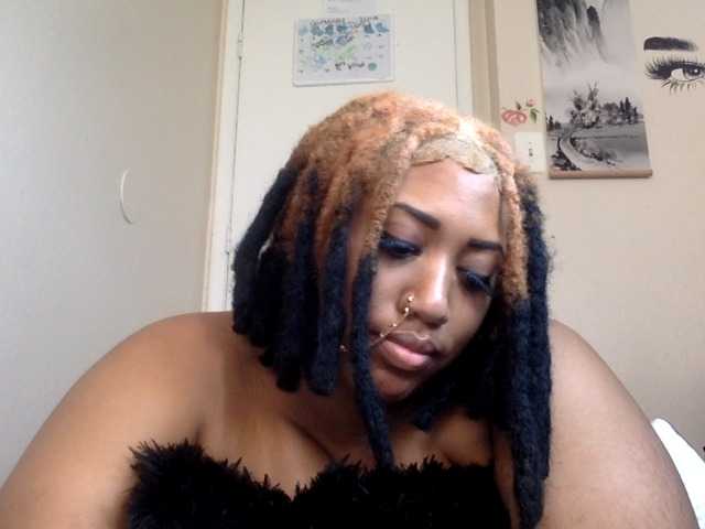 Live sex webcam photo for RichGoddess #277154482