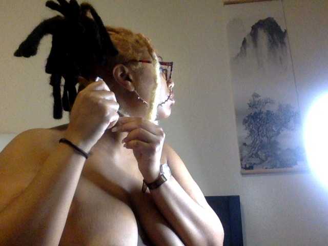 Live sex webcam photo for RichGoddess #277158486