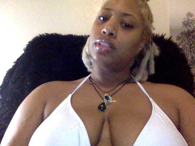 Live sex webcam photo for RichGoddess #277222744