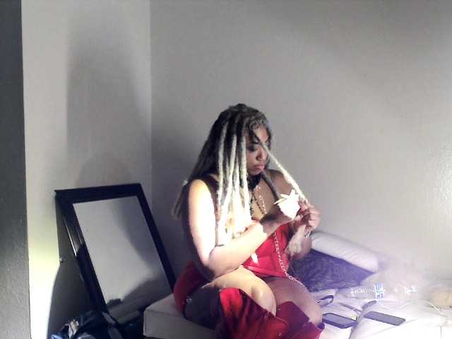 Live sex webcam photo for RichGoddess #277240617