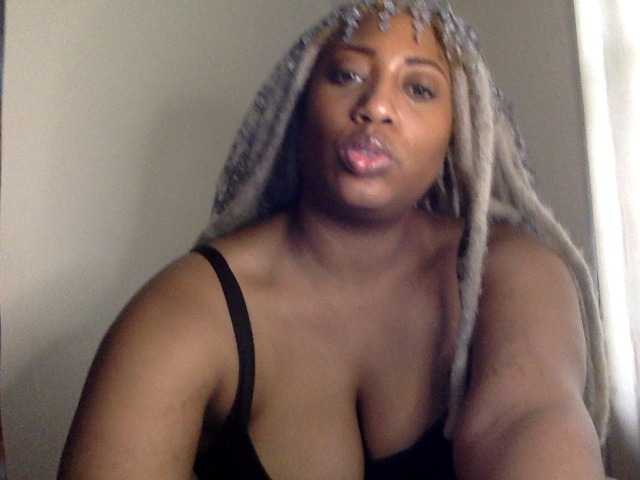 Live sex webcam photo for RichGoddess #277293427