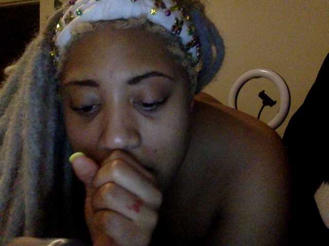 Live sex webcam photo for RichGoddess #277357980