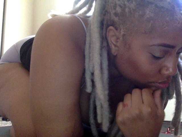 Live sex webcam photo for RichGoddess #277361439