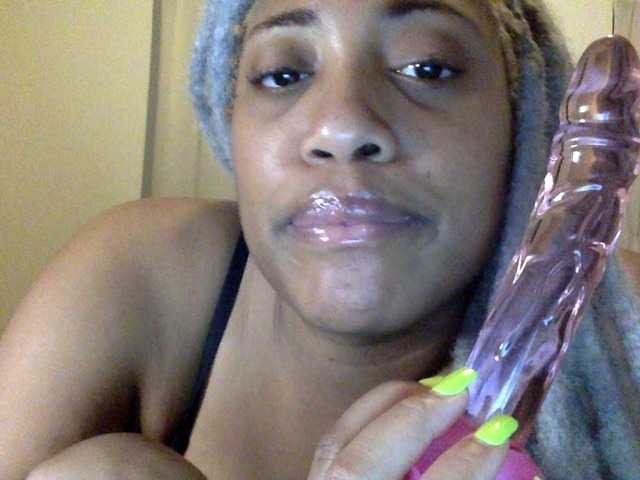 Live sex webcam photo for RichGoddess #277363535