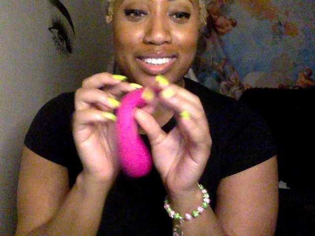 Live sex webcam photo for RichGoddess #277370607