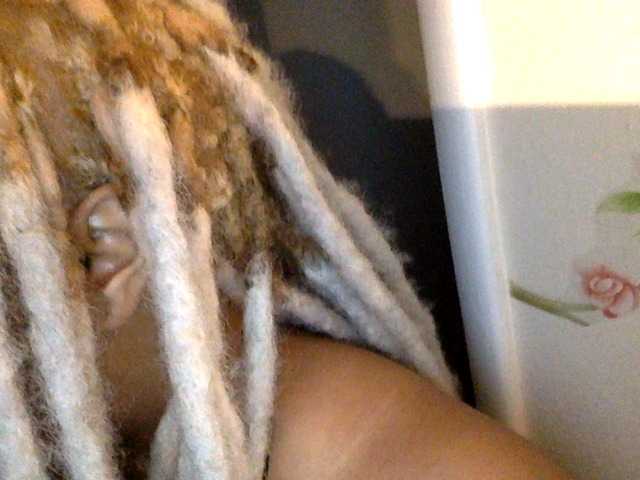 Live sex webcam photo for RichGoddess #277397906