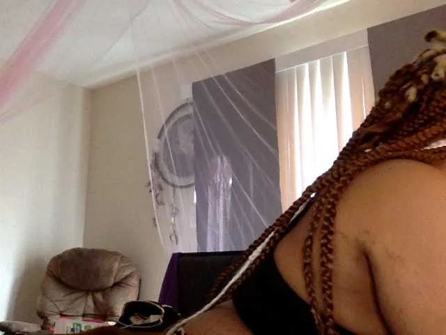 Live sex webcam photo for RichGoddess #277610297