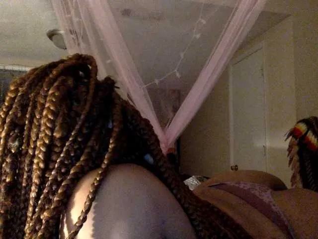 Live sex webcam photo for RichGoddess #277663586