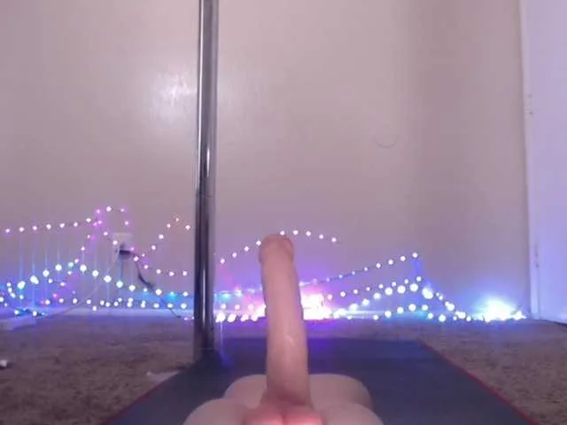 Live sex webcam photo for RichGoddess #277896414