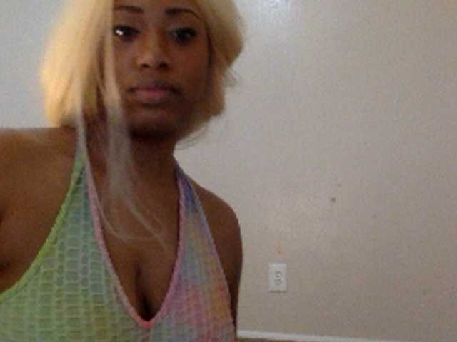 Live sex webcam photo for RichGoddess #278306039