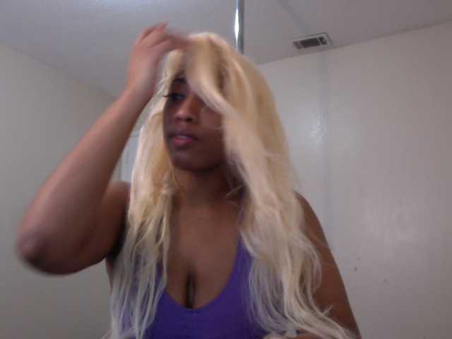 Live sex webcam photo for RichGoddess #284346242