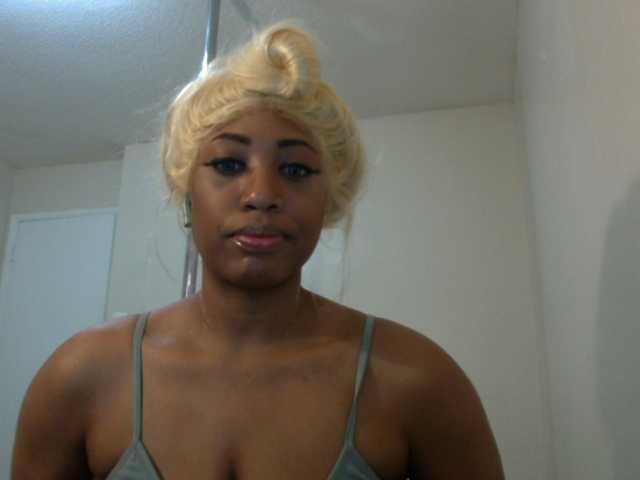 Live sex webcam photo for RichGoddess #284733704