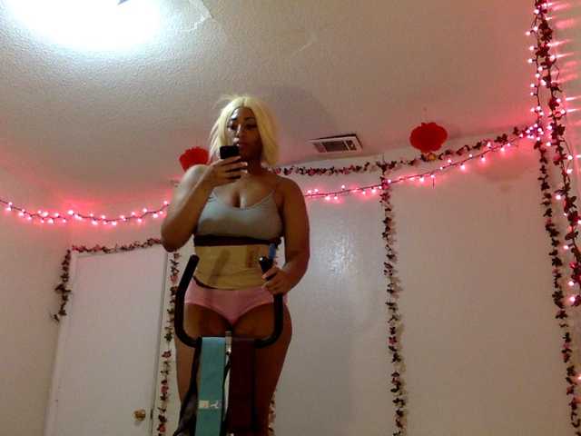 Live sex webcam photo for RichGoddess #288648110