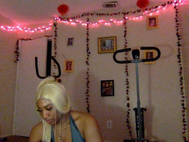 Live sex webcam photo for RichGoddess #289329408