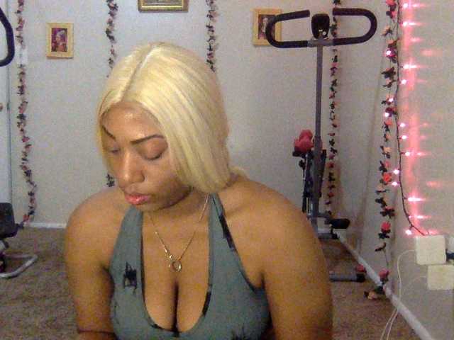 Live sex webcam photo for RichGoddess #289366452