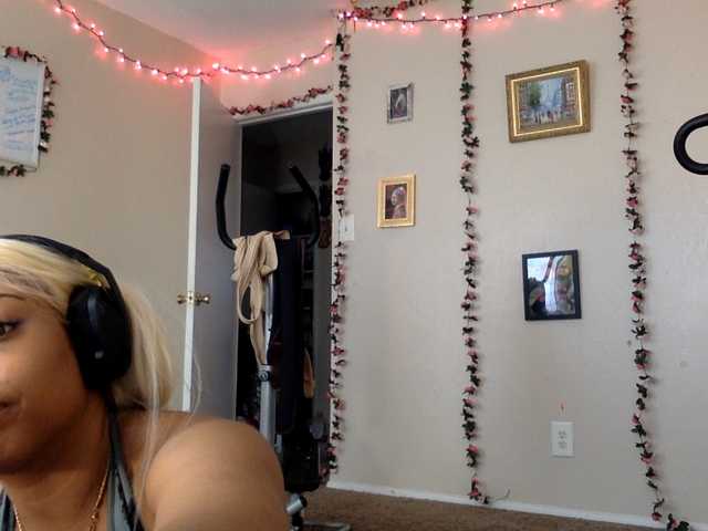 Live sex webcam photo for RichGoddess #289380851