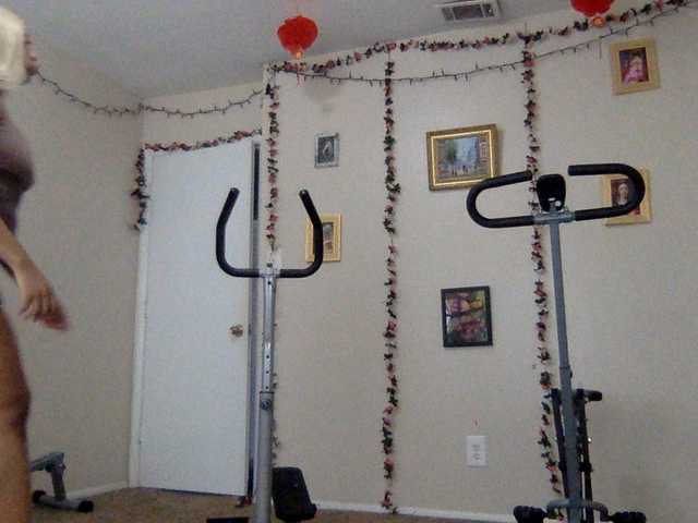 Live sex webcam photo for RichGoddess #289443558