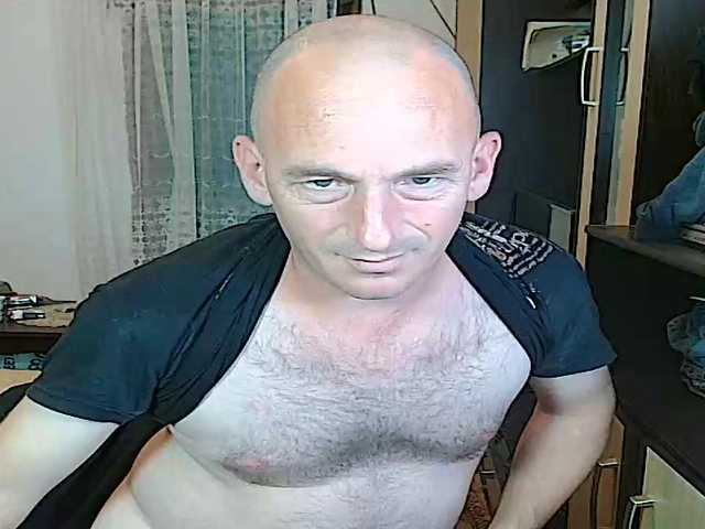 Live sex webcam photo for Richy87111 #276600047