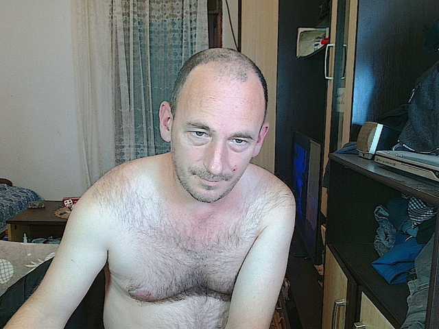 Live sex webcam photo for Richy87111 #276726071