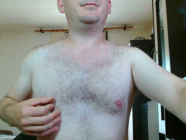 Live sex webcam photo for Richy87111 #277971472