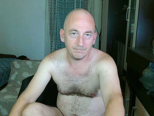 Live sex webcam photo for Richy87111 #288069072